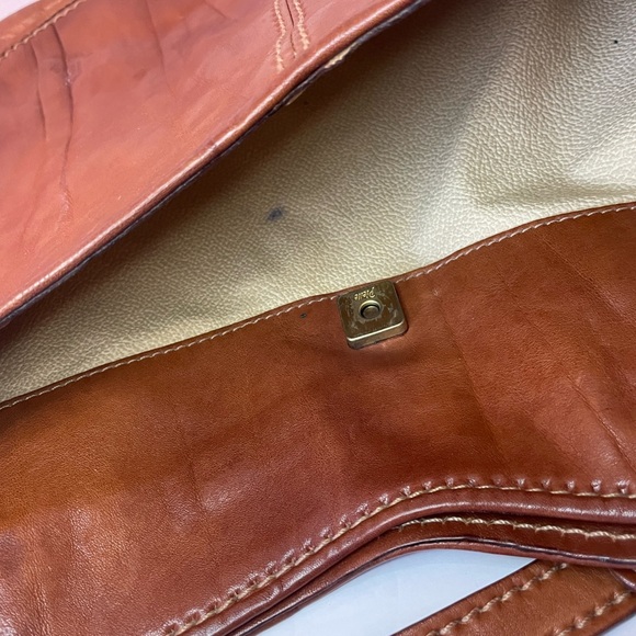 Vintage Pielle Leather Crossbody Bag with Adjustable Strap - Picture 7 of 8